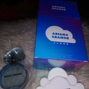 Ariana Grande Cloud